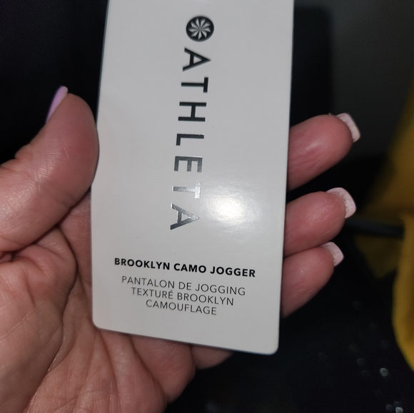 NWT Athleta Brooklyn black cameo joggers - Picture 3 of 8